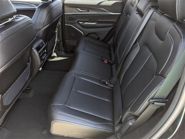 new 2025 Jeep Grand Cherokee car, priced at $48,295