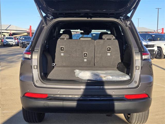 new 2025 Jeep Grand Cherokee car, priced at $41,970