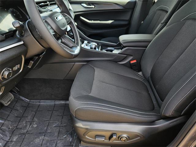 new 2025 Jeep Grand Cherokee car, priced at $38,125