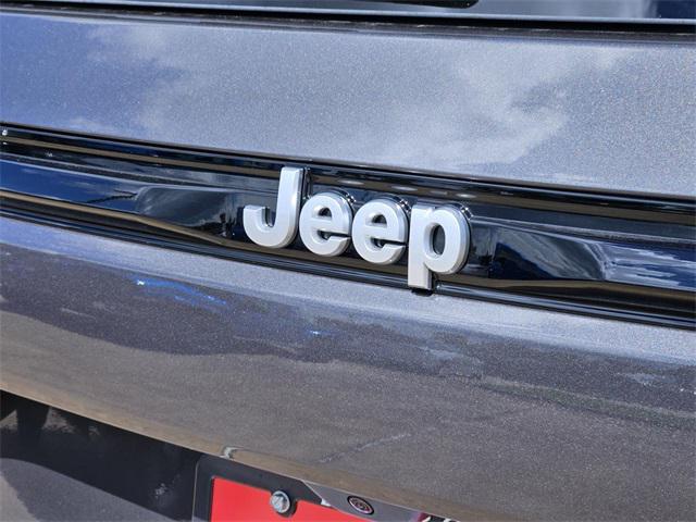new 2025 Jeep Grand Cherokee car, priced at $38,125