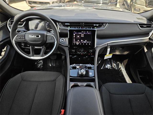 new 2025 Jeep Grand Cherokee car, priced at $38,125