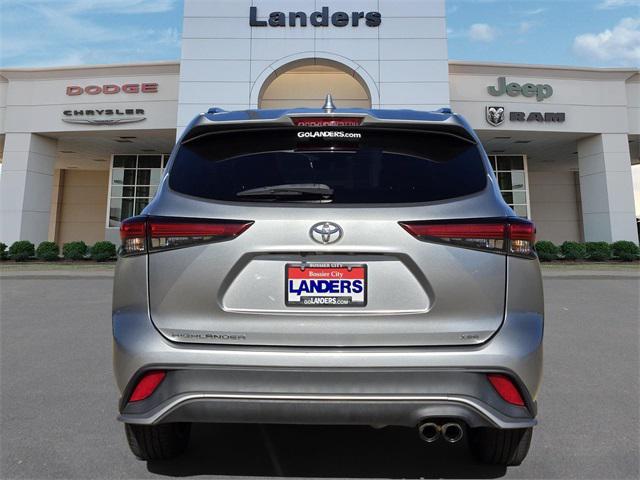 used 2021 Toyota Highlander car, priced at $28,708