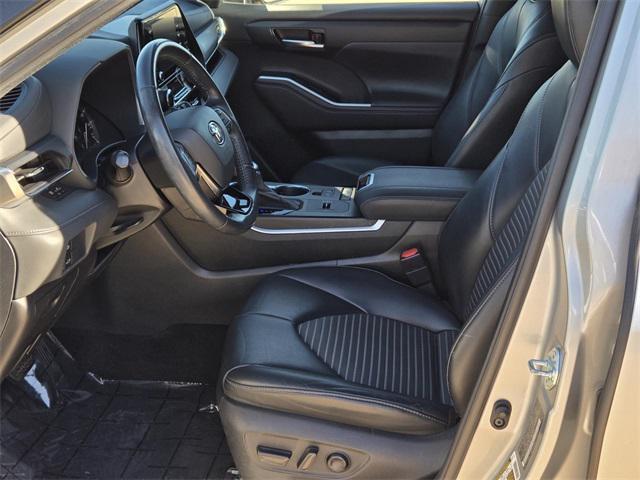 used 2021 Toyota Highlander car, priced at $28,708