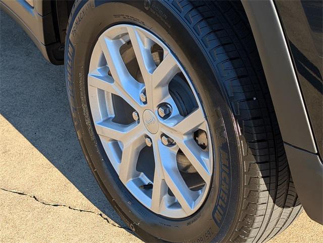 used 2024 Jeep Grand Cherokee car, priced at $33,469