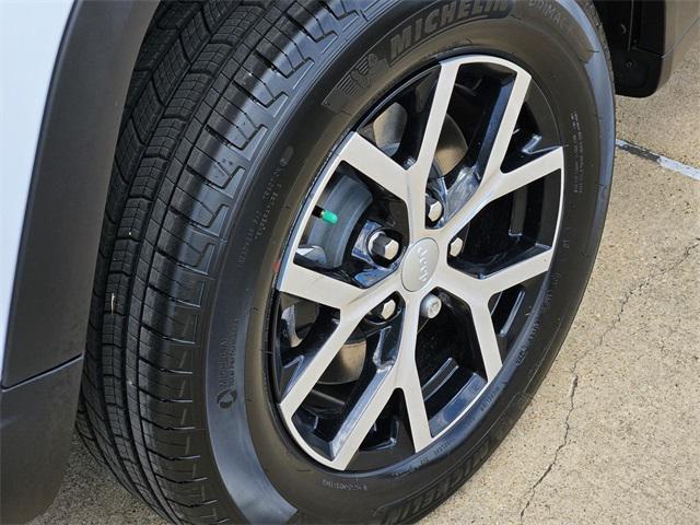 new 2025 Jeep Grand Cherokee L car, priced at $44,077