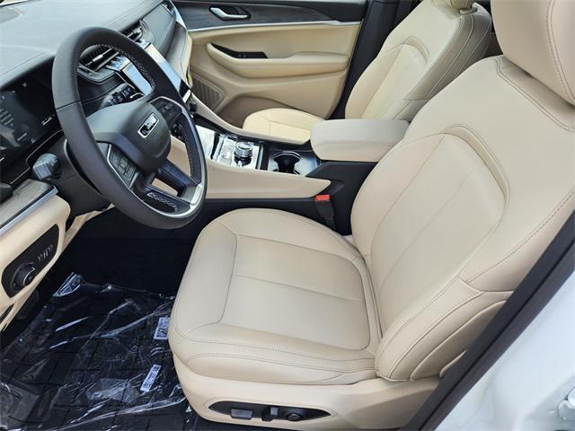 new 2025 Jeep Grand Cherokee L car, priced at $44,077