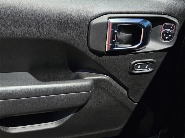 new 2025 Jeep Wrangler car, priced at $43,675