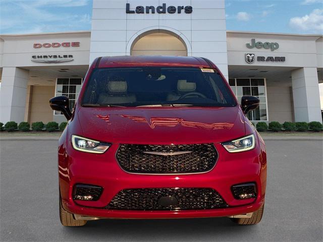 new 2026 Chrysler Pacifica car, priced at $47,785