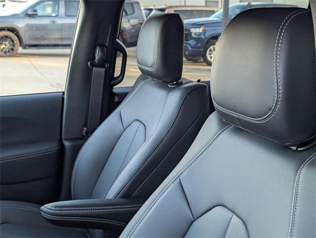 new 2026 Chrysler Pacifica car, priced at $47,785