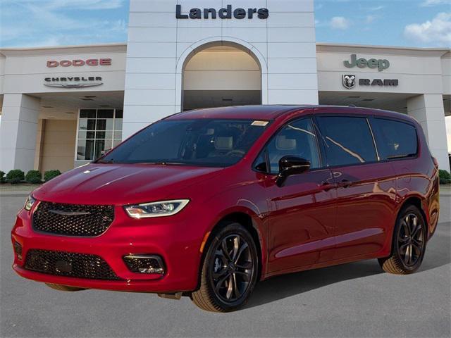new 2026 Chrysler Pacifica car, priced at $47,785