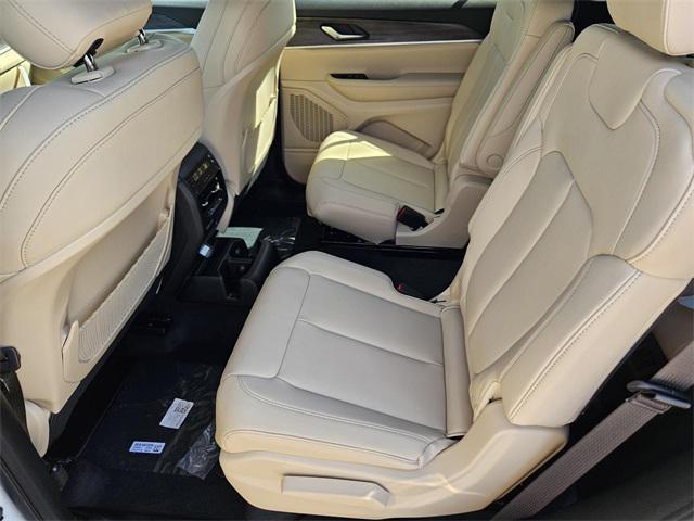 new 2025 Jeep Grand Cherokee L car, priced at $44,762