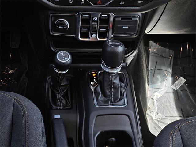 new 2025 Jeep Wrangler car, priced at $43,080