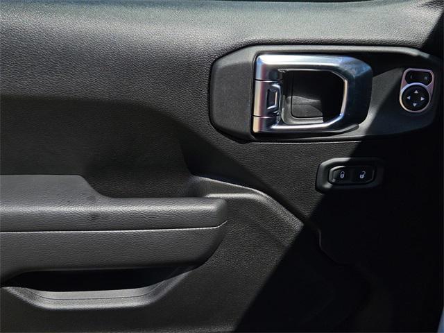new 2025 Jeep Wrangler car, priced at $43,080