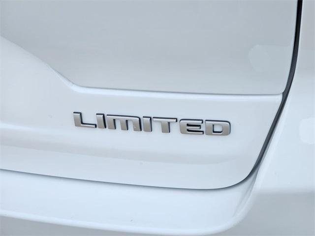 new 2025 Jeep Grand Cherokee car, priced at $40,244