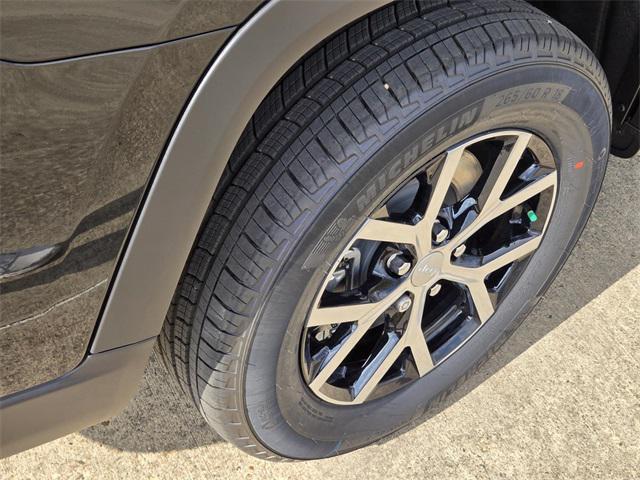 new 2025 Jeep Grand Cherokee L car, priced at $43,495