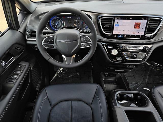 new 2025 Chrysler Pacifica car, priced at $43,527