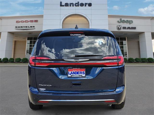 new 2025 Chrysler Pacifica car, priced at $43,527
