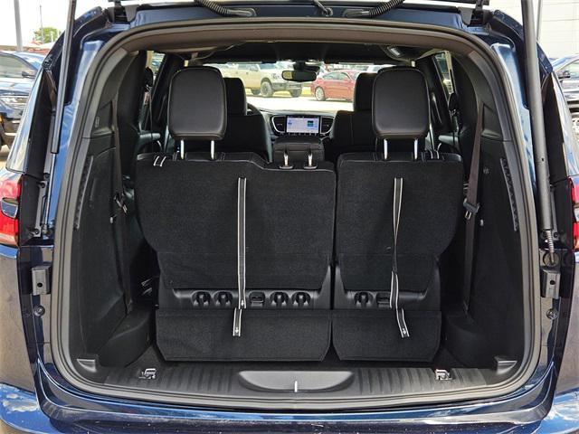 new 2025 Chrysler Pacifica car, priced at $43,527