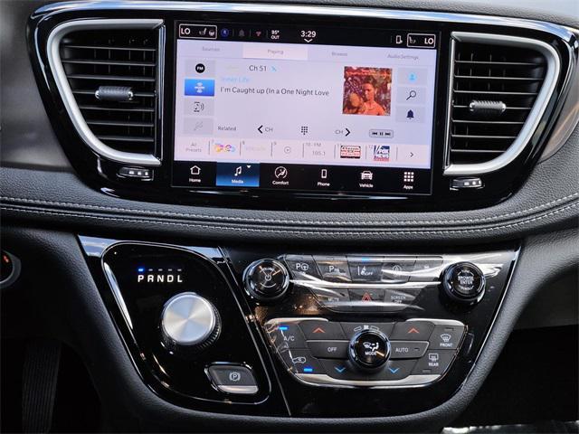 new 2025 Chrysler Pacifica car, priced at $43,527
