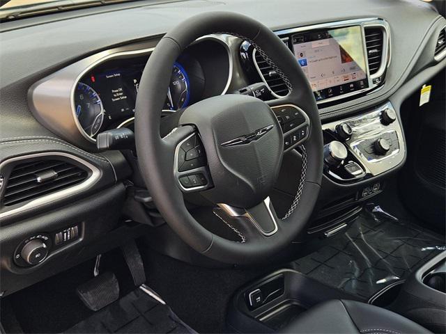 new 2025 Chrysler Pacifica car, priced at $43,527
