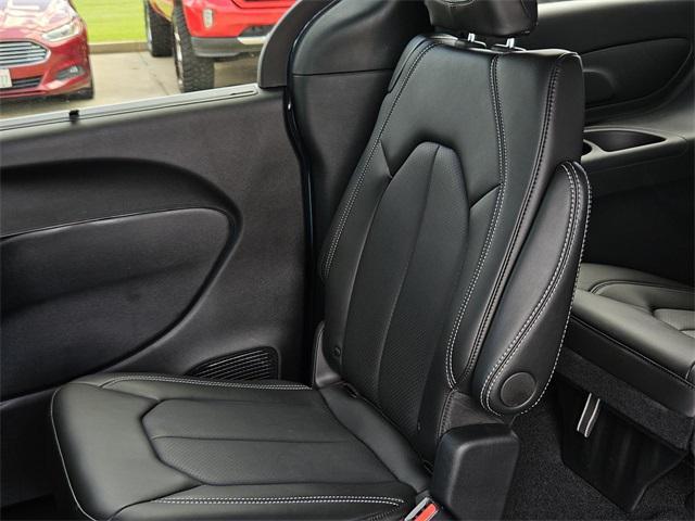 new 2025 Chrysler Pacifica car, priced at $43,527