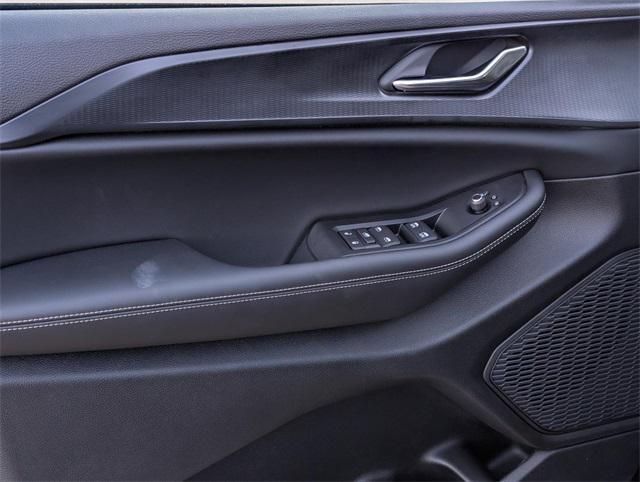 new 2025 Jeep Grand Cherokee car, priced at $43,480