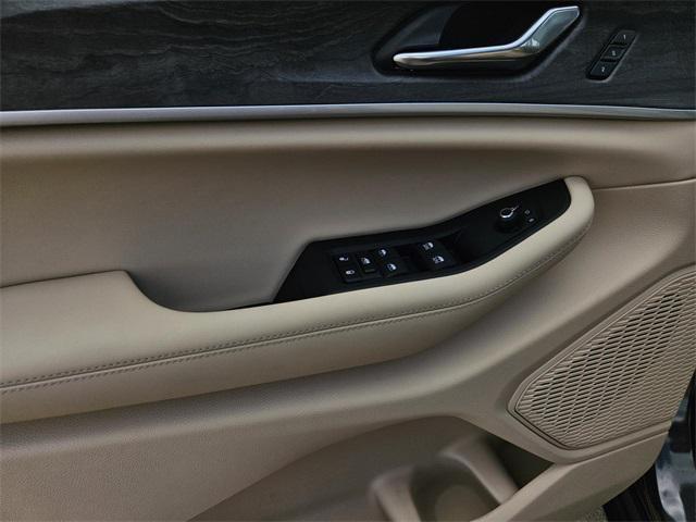 new 2025 Jeep Grand Cherokee car, priced at $40,881