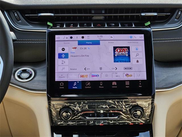 new 2025 Jeep Grand Cherokee car, priced at $40,881