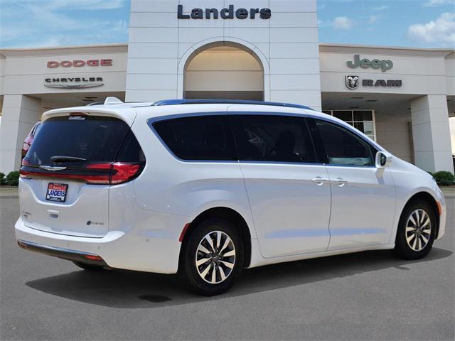 used 2021 Chrysler Pacifica Hybrid car, priced at $19,998