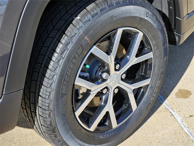 new 2025 Jeep Grand Cherokee car, priced at $47,235