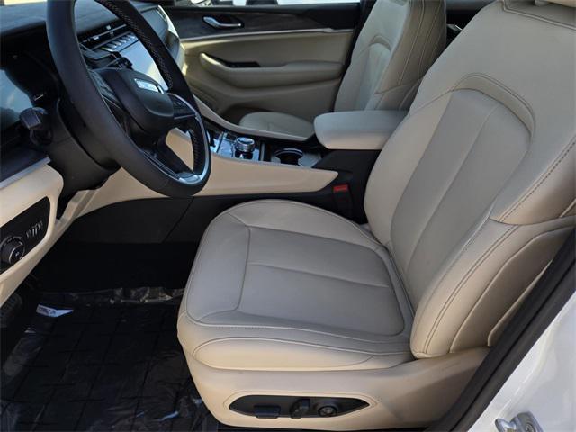 new 2025 Jeep Grand Cherokee L car, priced at $42,900