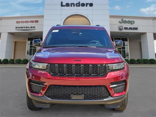new 2025 Jeep Grand Cherokee car, priced at $40,780