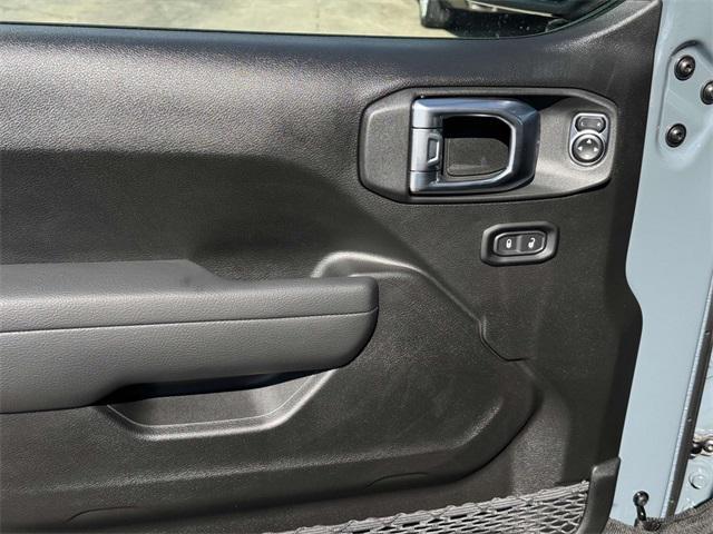 new 2025 Jeep Wrangler car, priced at $51,070