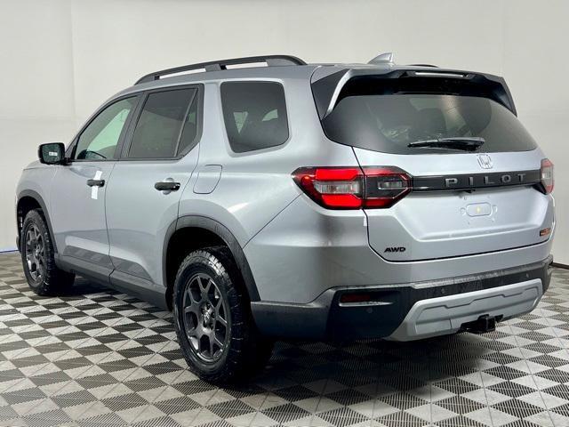 new 2025 Honda Pilot car, priced at $50,055