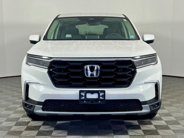 new 2025 Honda Pilot car, priced at $47,010