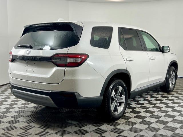 new 2025 Honda Pilot car, priced at $47,010