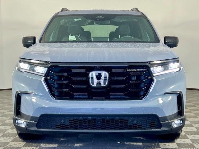 new 2025 Honda Pilot car, priced at $55,690