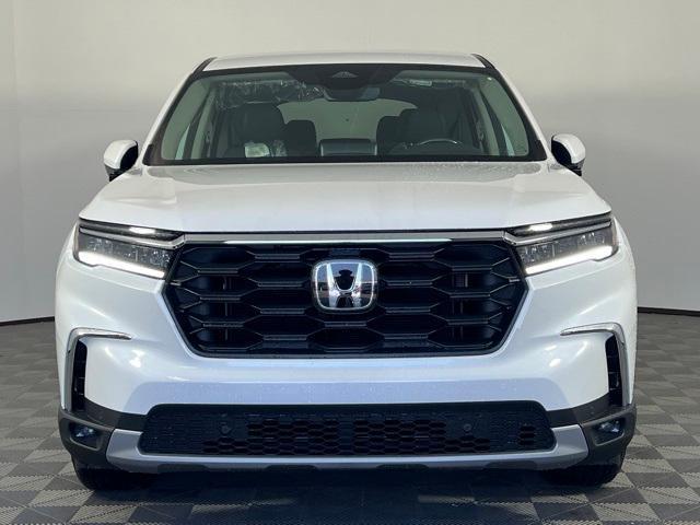 new 2025 Honda Pilot car, priced at $48,755