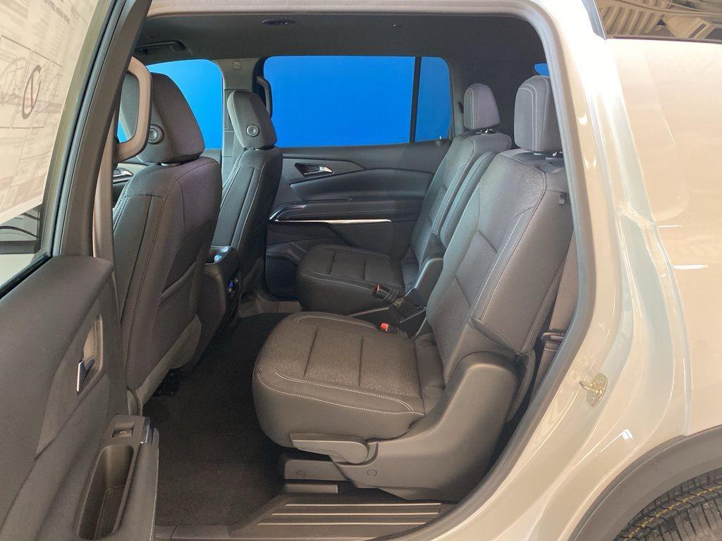new 2026 Chevrolet Traverse car, priced at $43,582