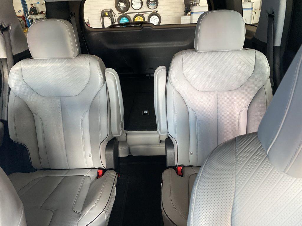 used 2025 Hyundai Palisade car, priced at $36,997