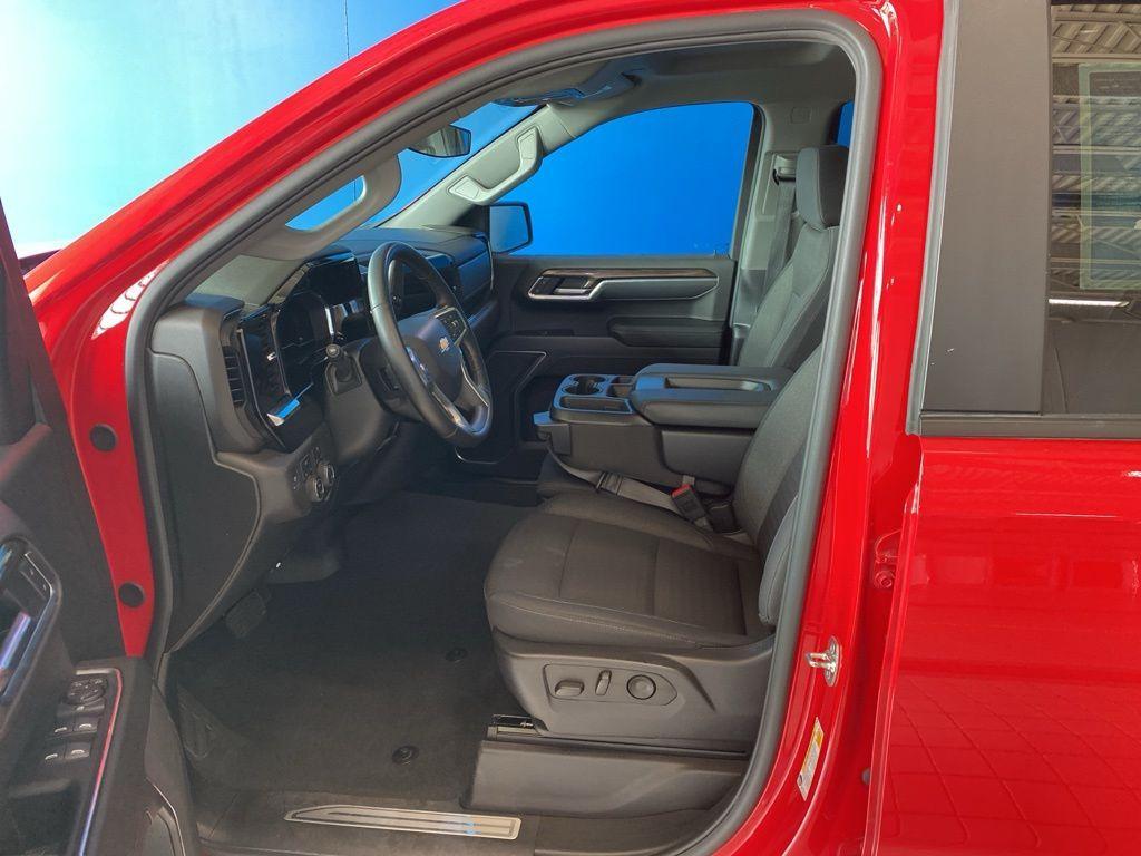 used 2025 Chevrolet Silverado 1500 car, priced at $42,996
