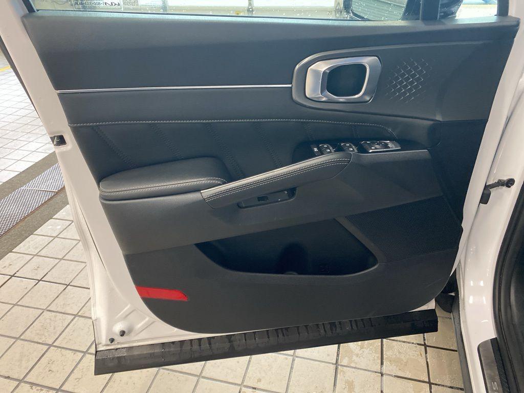 used 2022 Kia Sorento car, priced at $28,647