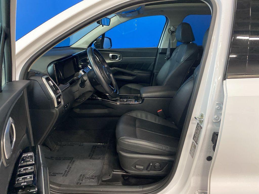 used 2022 Kia Sorento car, priced at $28,647