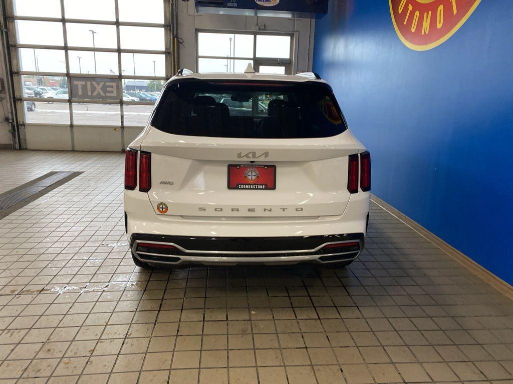 used 2022 Kia Sorento car, priced at $28,647