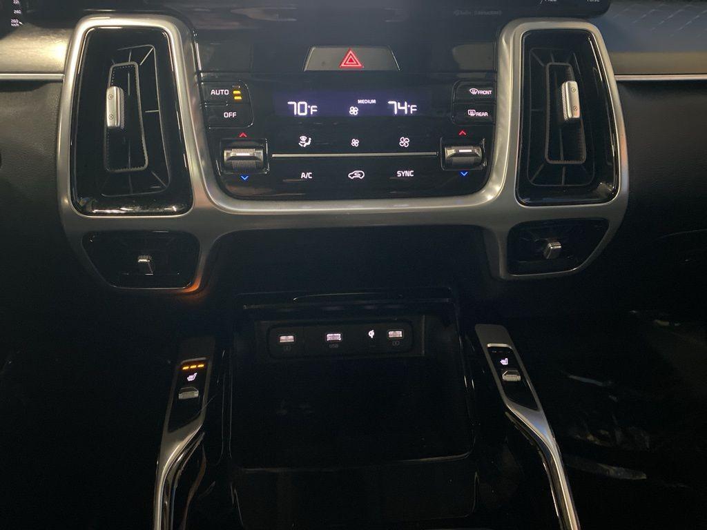 used 2022 Kia Sorento car, priced at $28,647