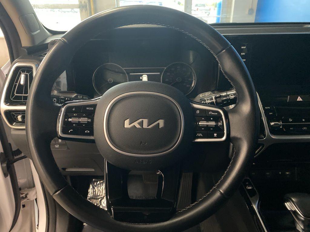 used 2022 Kia Sorento car, priced at $28,647