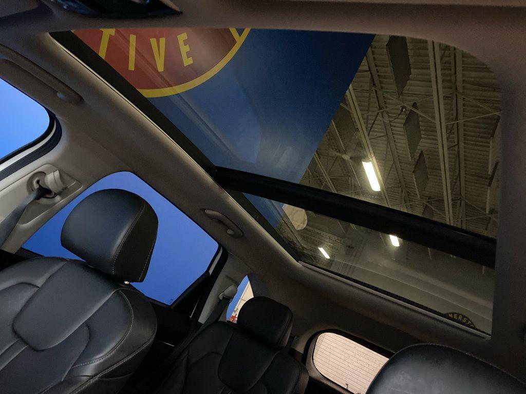 used 2022 Kia Sorento car, priced at $28,647