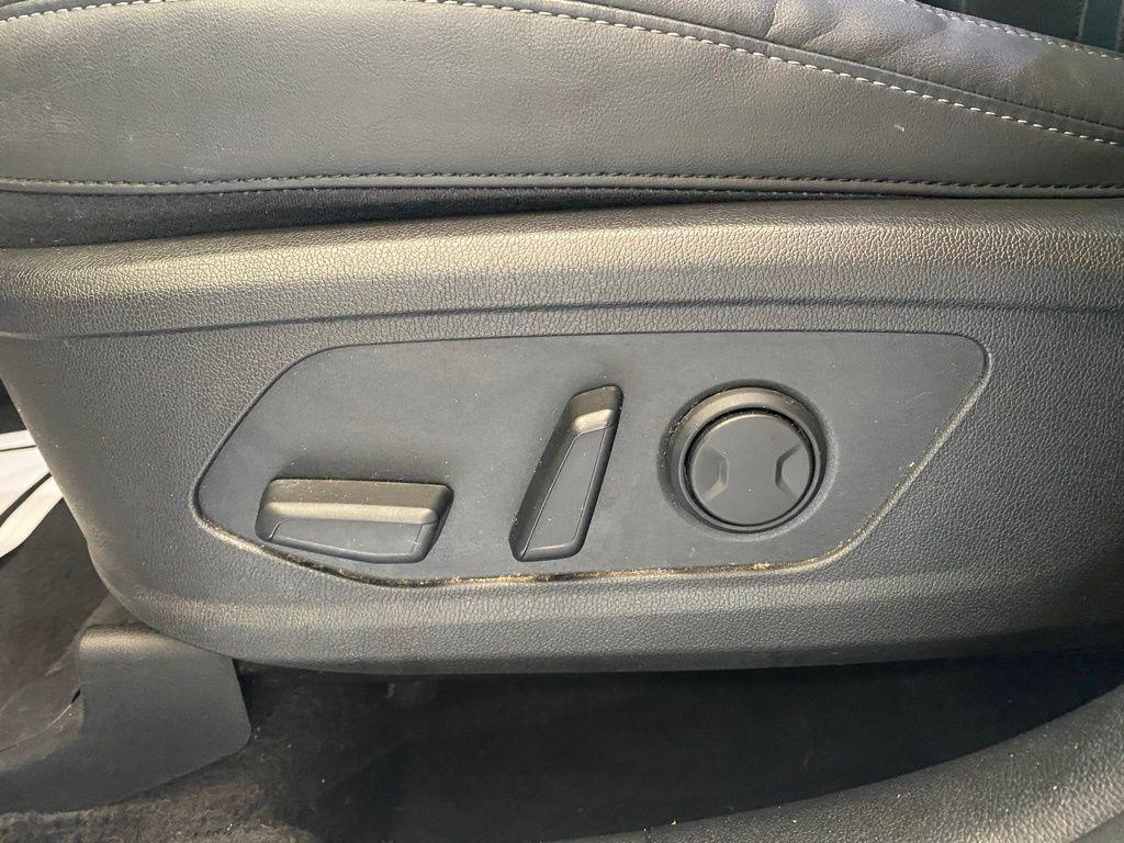 used 2022 Kia Sorento car, priced at $28,993