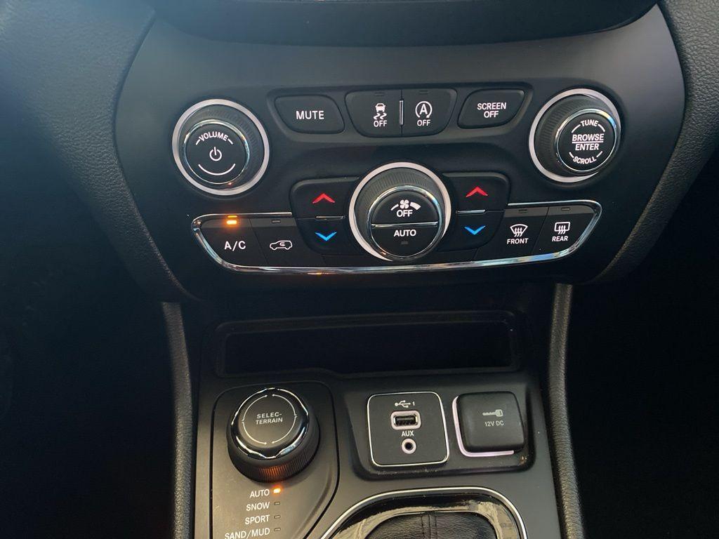 used 2023 Jeep Cherokee car, priced at $21,874