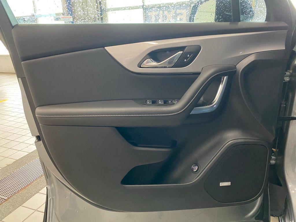 new 2025 Chevrolet Blazer car, priced at $39,975